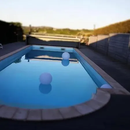 Lilli Beta Bella - Rosso Whispering Vines Apartment Neive