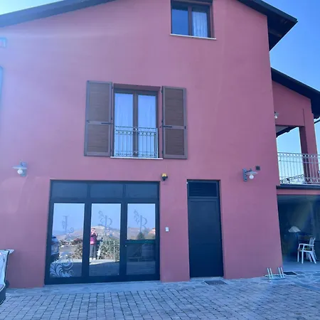 Lilli Beta Bella - Rosso Whispering Vines Apartment *