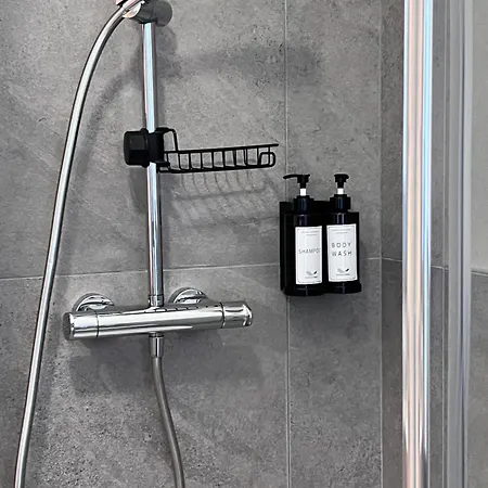 Lilli Beta Bella - Rosso Whispering Vines Apartment *