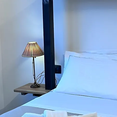 Lilli Beta Bella - Rosso Whispering Vines Apartmán