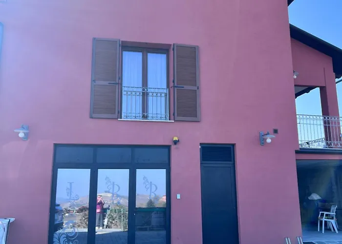 Lilli Beta Bella - Rosso Whispering Vines Apartman *