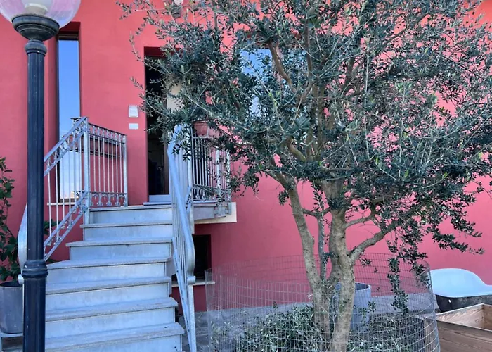Lilli Beta Bella - Rosso Whispering Vines Apartman
